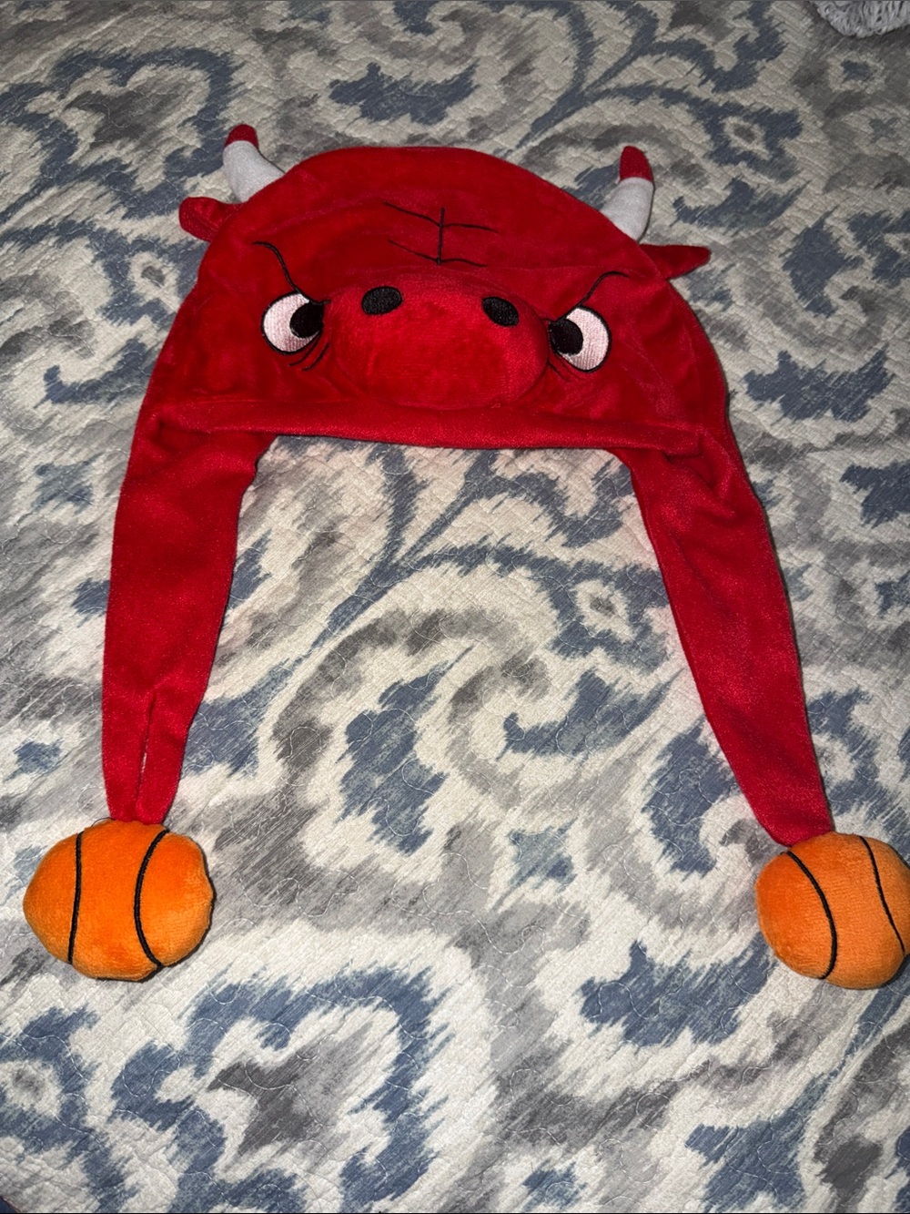 Chicago Bulls- womens Benny the Bull Hat